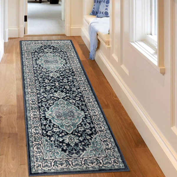 Charlton Home® Chrysta Glendale Traditional Oriental Floral Medallion